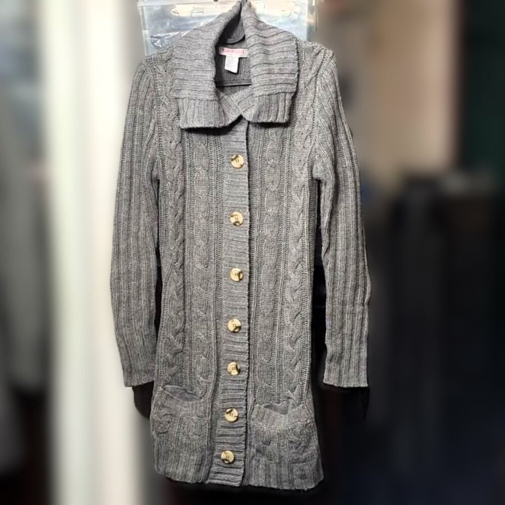 Airport Clothing Company Grey Cable Knit Cardigan (Like New/Size Medium)